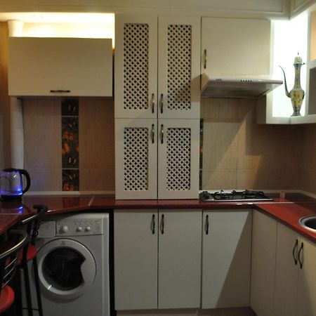 Cozy Apartments Near The Mcdonalds Kremenchuk Ngoại thất bức ảnh