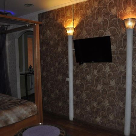 Cozy Apartments Near The Mcdonalds Kremenchuk Ngoại thất bức ảnh