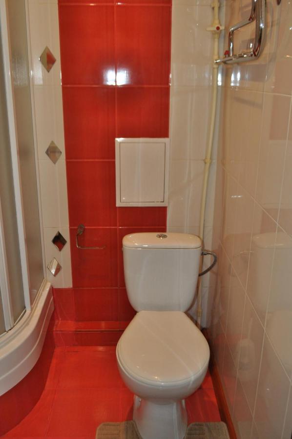 Cozy Apartments Near The Mcdonalds Kremenchuk Ngoại thất bức ảnh